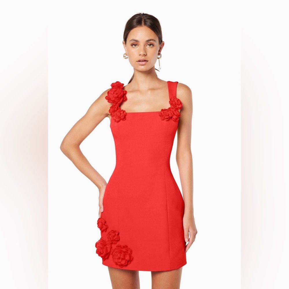 new Elliatt Trompe floral appliqué square neck cocktail mini dress in red
